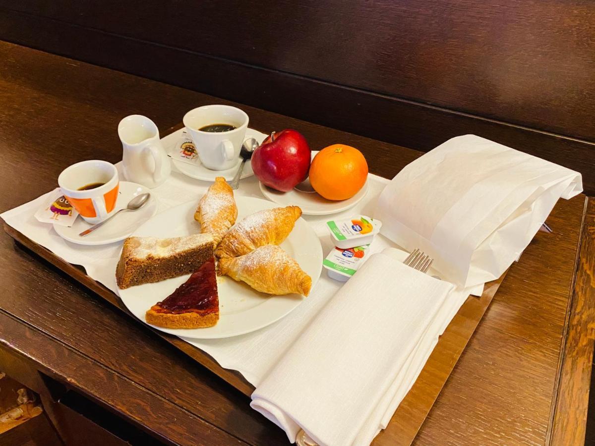 Country Hotel Castelbarco Vaprio d'Adda Ngoại thất bức ảnh