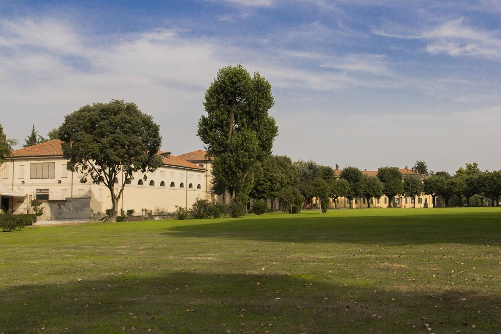 Country Hotel Castelbarco Vaprio d'Adda Ngoại thất bức ảnh