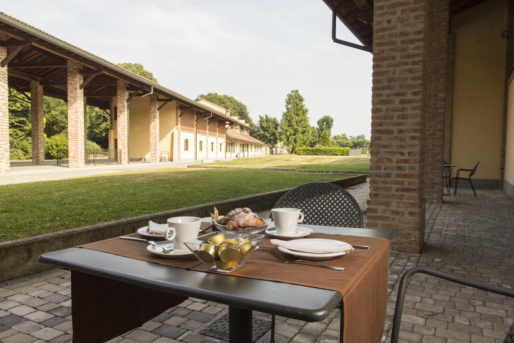 Country Hotel Castelbarco Vaprio d'Adda Ngoại thất bức ảnh